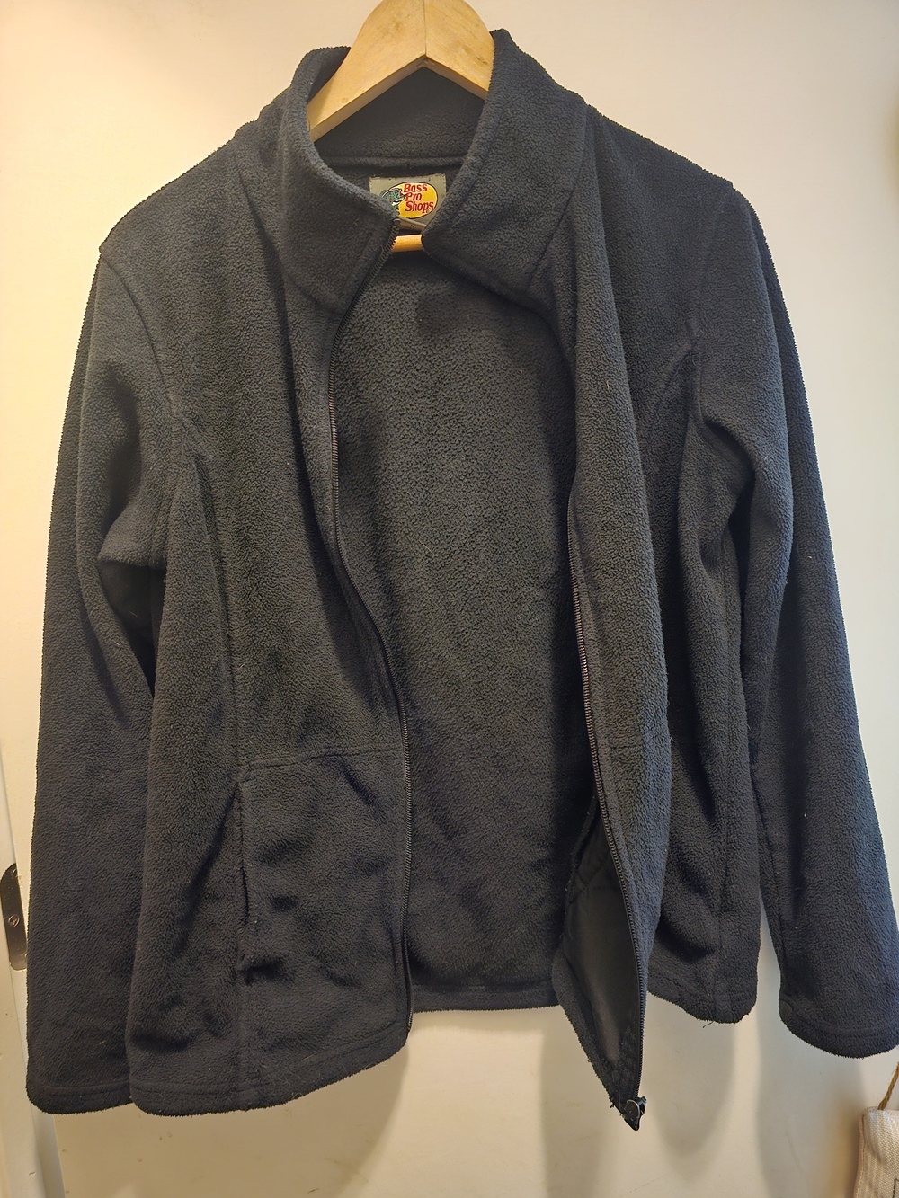 Men's Bass Pro Full Zip Fleece EUC Size Med